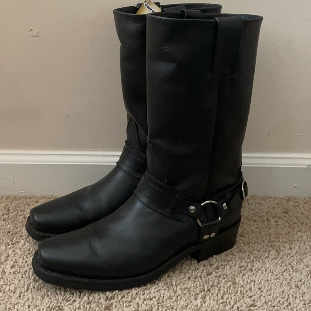 White diamonds boots